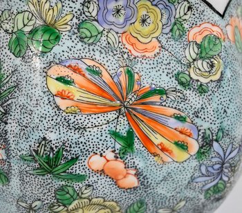 Bonbonnière en Porcelaine à décors de Papillons, Chine – Début XXe