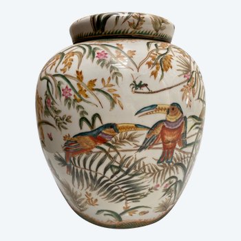 LARGE COVERED POT