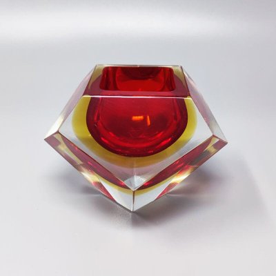 Wunderschöner roter und gelber Aschenbecher oder Ablagekorb aus den 1960er Jahren, entworfen von Flavio Poli für Seguso.