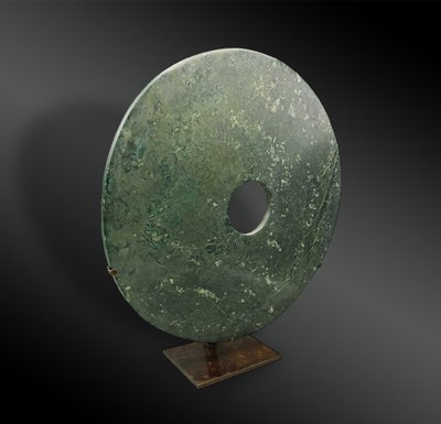 DISQUE Bi - Chine - Pierre marbrée verte vraisemblablement du jade