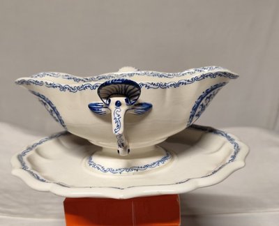 GIEN - Rouen pattern gravy boat, 1932, earthenware