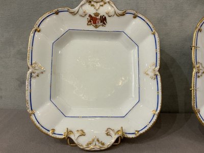 Paire de plats en porcelaine de Vieux paris d'époque 19ème 