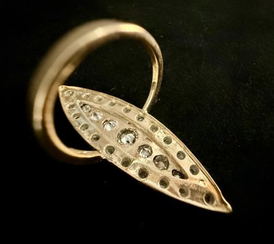 Bague Marquise sertie de 2 carats de diamants