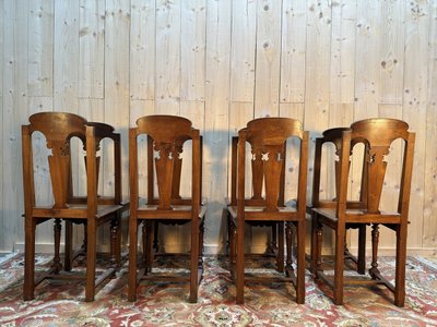 Suite of 8 Neo-Renaissance chairs in walnut