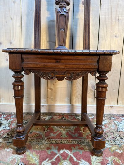 Suite of 8 Neo-Renaissance chairs in walnut