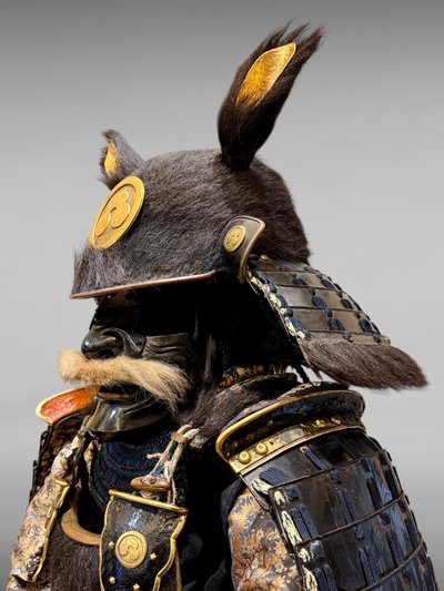 Full bear armor of a Samurai from the Shuhama clan - Sengoku period (1450-1600).