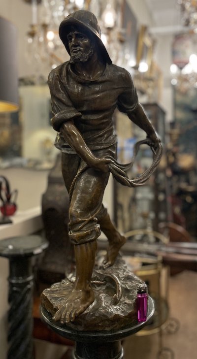Scultura in bronzo "Il pescatore" di Antoine Bofill 1875-1925