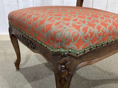 Chaise de nourrice en noyer début XXème