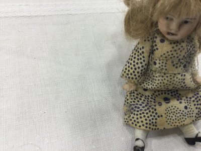 Poupée miniature 
