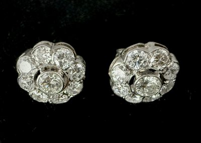Boucles d'oreilles Art Déco serties de 2,58 carats