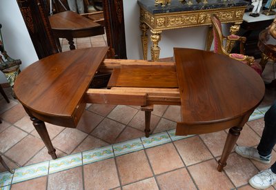 Antico tavolo napoletano Luigi Filippo, risalente al XIX secolo.