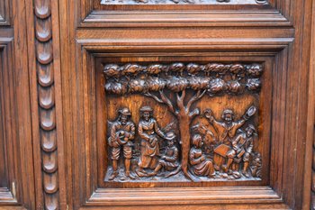 Exceptionnelle Armoire Richement Sculptée Renaissance