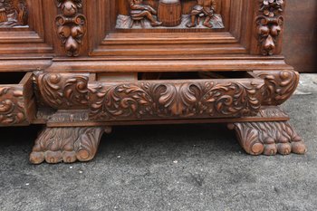 Exceptionnelle Armoire Richement Sculptée Renaissance