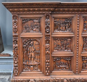 Exceptionnelle Armoire Richement Sculptée Renaissance