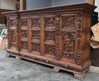 Exceptionnelle Armoire Richement Sculptée Renaissance
