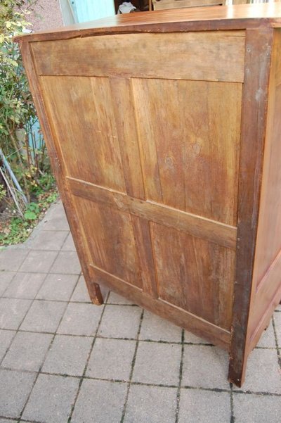 Credenza in ciliegio Luigi XV del XIX secolo