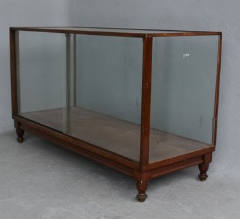 Low Shop Window with Sliding Door 1900