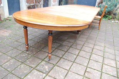 Large Napoleon III table, walnut, late 19th century, seats 20 with 6 extensions