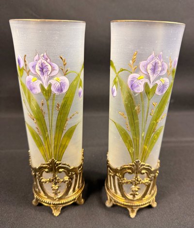 Très jolie paires de vases art nouveau  à monture en bronze