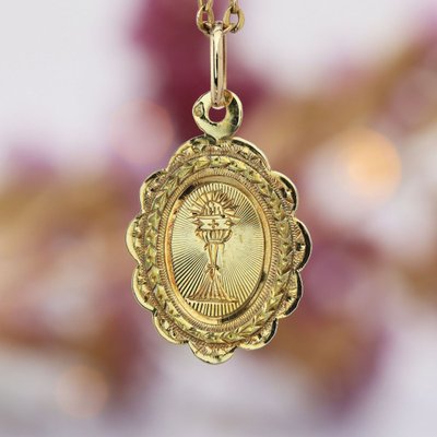 Antike Kelchmedaille aus Gelbgold