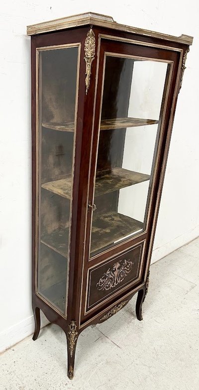 Vitrine de style Louis XV en acajou et bronze XIX siècle 