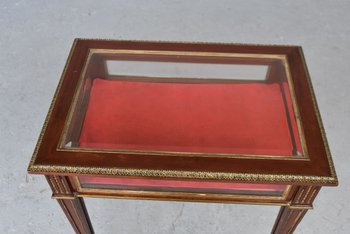             Vitrine De Présentation  En  Acajou Louis XVI époque XIXème            