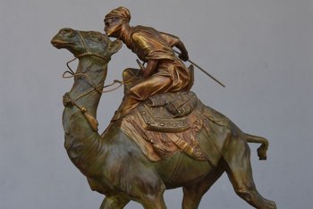             "Le méhariste" spectaculaire bronze orientaliste Edouard Drouot (1859-1945)            