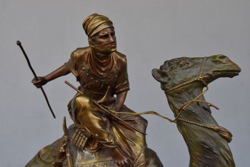             "Le méhariste" spectaculaire bronze orientaliste Edouard Drouot (1859-1945)            