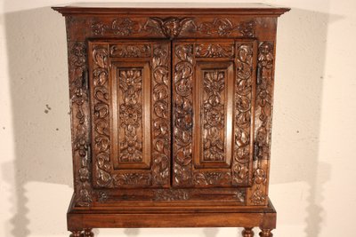 Kleines Renaissance-Möbelstück