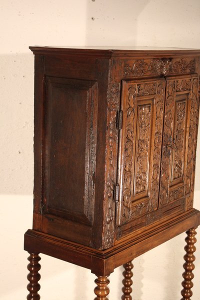 Kleines Renaissance-Möbelstück