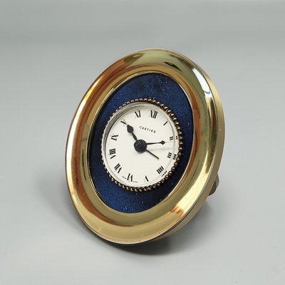 Pendulette, magnifique réveil de bureau et de voyage Cartier des années 1960. Fabriquée en Suisse.