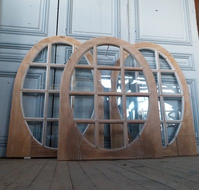 Ensemble de trois œils-de-bœuf anciens en châtaignier