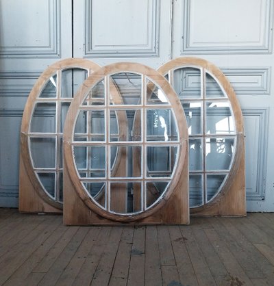 Ensemble de trois œils-de-bœuf anciens en châtaignier