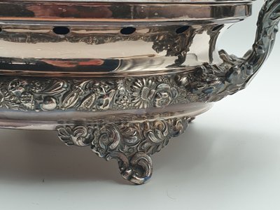 SILVERED METAL PLAT HEATER - Late 19th century - Beautiful chasing work