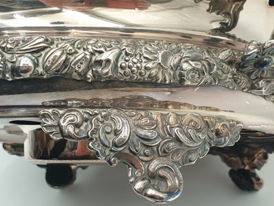 SILVERED METAL PLAT HEATER - Late 19th century - Beautiful chasing work