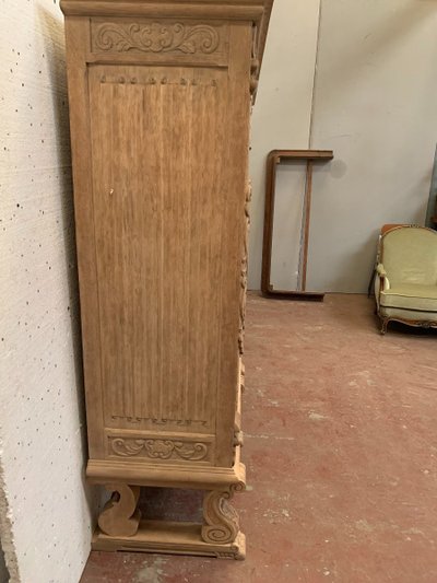 Anrichte Im Renaissance-Stil Aus Massiver Eiche XX Jahrhundert