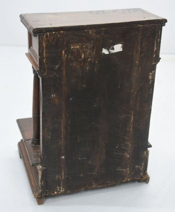 Italian Oratory Oratory in walnut from the 16th century