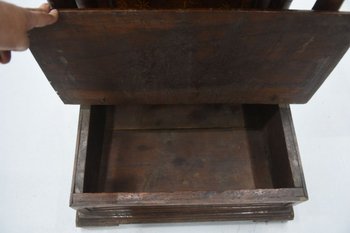 Italian Oratory Oratory in walnut from the 16th century