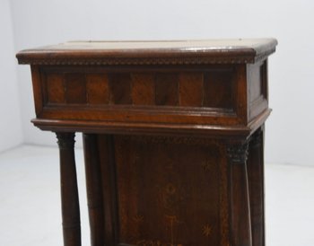 Italian Oratory Oratory in walnut from the 16th century