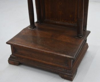 Italian Oratory Oratory in walnut from the 16th century
