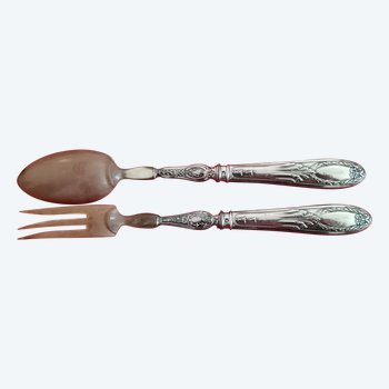 Elegant pair of salad servers in solid silver from the late 19th century