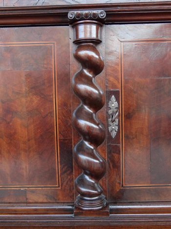 Two Decreasing Bodies of the XVIIth Century In Walnut And Walnut Veneer