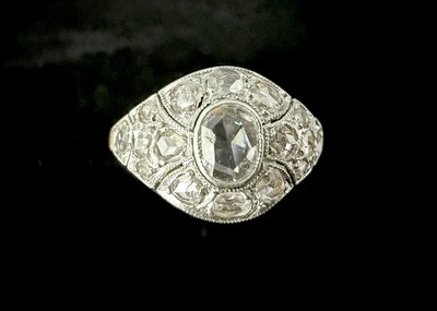 Jugendstilring mit Diamantrosen besetzt
