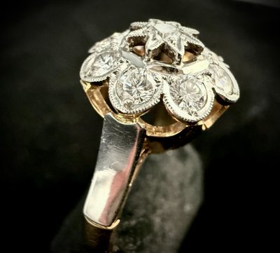 Bague en or sertie de brillants
