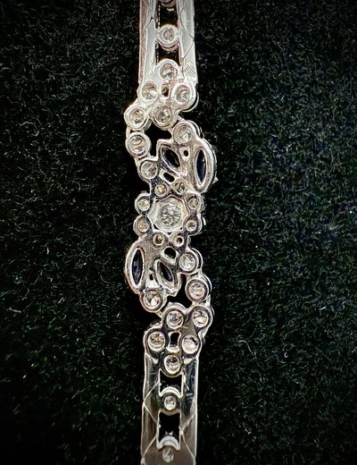Bracelet or blanc serti de saphirs et brillants