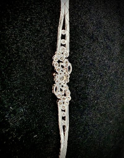 Bracelet or blanc serti de saphirs et brillants