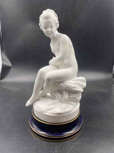 Due biscuit in porcellana di Sèvres, Amore (Eros) e la Ninfa (Psiche), da Falconet