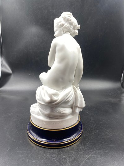 Due biscuit in porcellana di Sèvres, Amore (Eros) e la Ninfa (Psiche), da Falconet