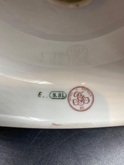 Due biscuit in porcellana di Sèvres, Amore (Eros) e la Ninfa (Psiche), da Falconet