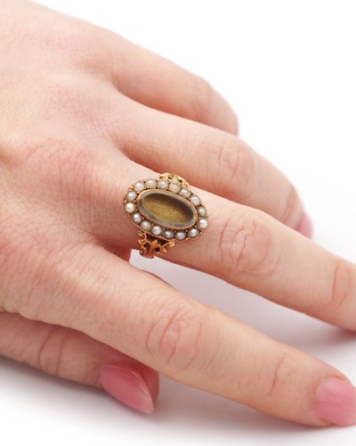 French Victorian secret opening locket ring with pearls in 18k gold